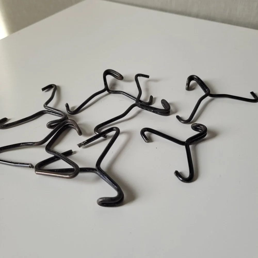 Rare Vtg 1960s SUSIE GOOSE Barbie & Ken Black WIRE HANGERS (Set of 7)‎ Accessory